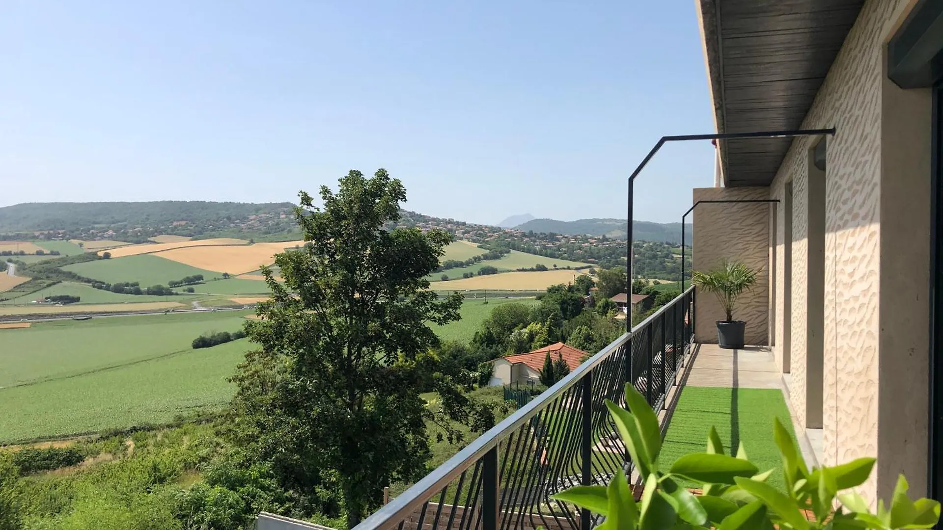 Appartement 100 M2 Vue Sancy Et Puy De Dome Veyre-Monton Апартаменты